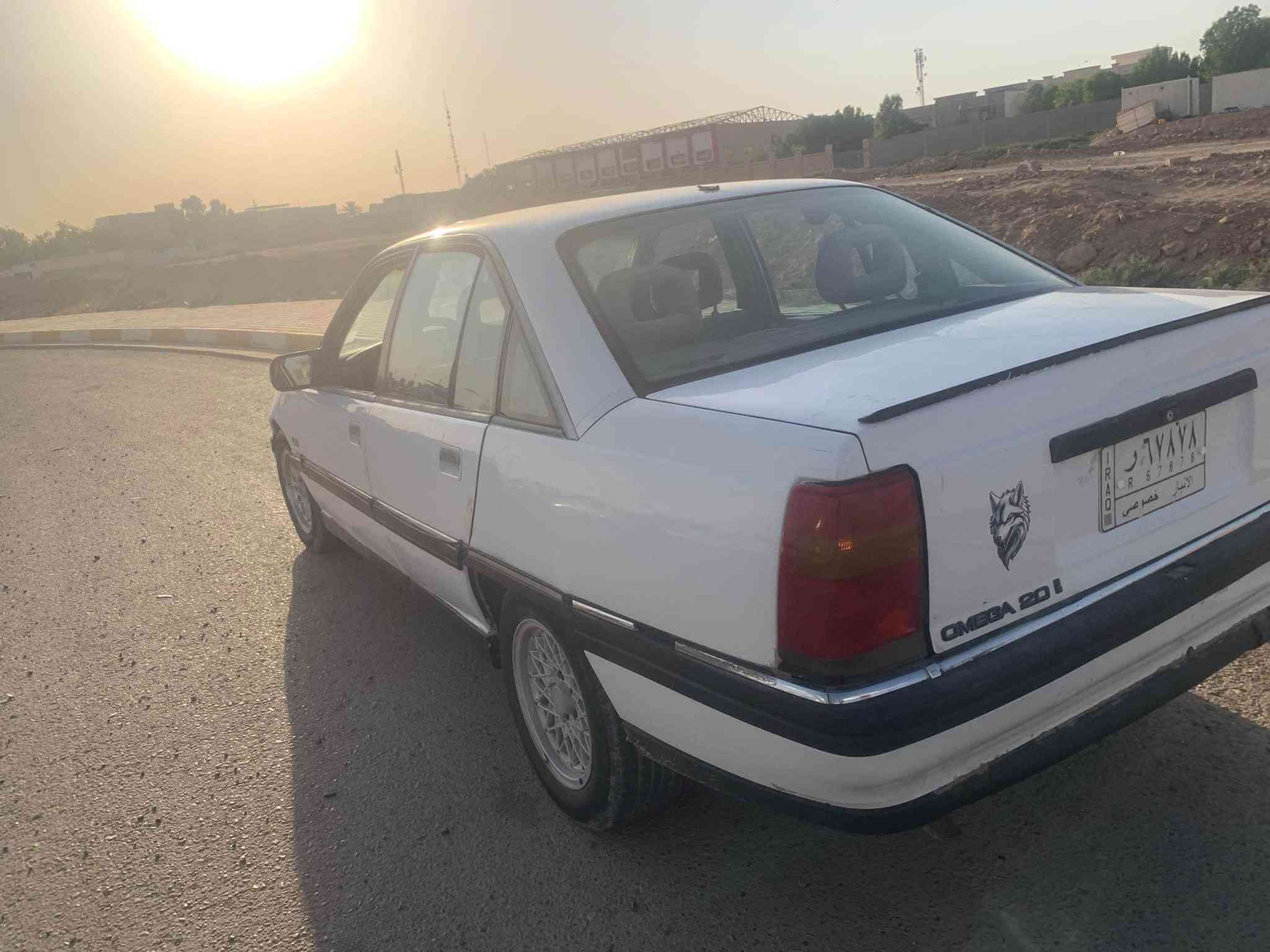 سلام عليكم اخوان ابل اوميكه موديل ٩١ مال جناي مكينه ٢٠٠٠حيل نضيفه
مكان رمادي خمسة كيلو سعر ٣٢ بيه مجال 
***********واتساي
