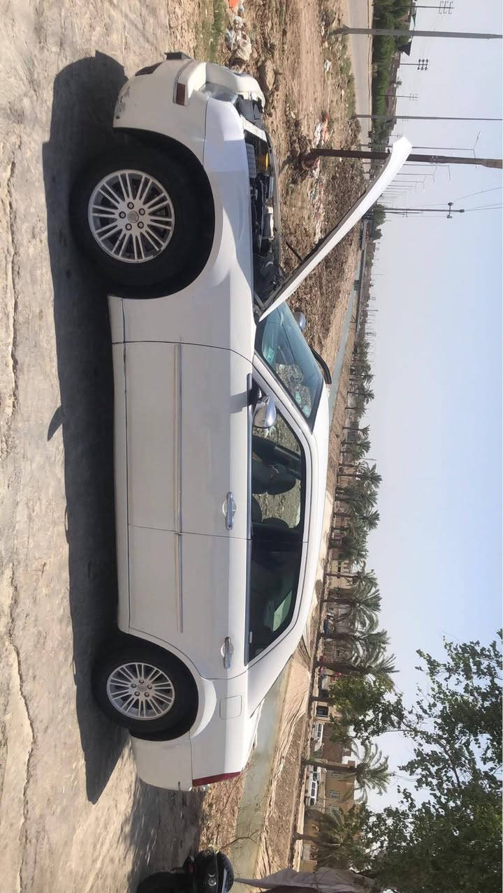 سلام عليكم سياره ابوبامه للبيع بيه حزام صبغ مكنه جديده معه ضفيره معه كير جديد تبريد جديد ثلج حداديه جديده رقم شمالي بسمي السعر 100 وبيه مجال 0775081756
