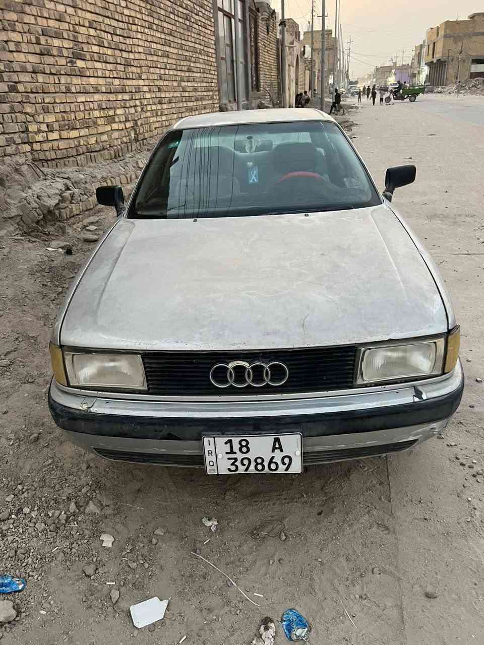 سلام عليكم اودي موديل 1991مثل ماموضح بلصوره لسياره حلوه يرادله ترتيب غرفته حلوه لسياره بسمي مشروع وطني سنويه جديده لسعر 27 
***********
