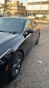 سلام وعليكم k5موديل 22 وارد امريكي حادثها جانبي بابين مواصفات أنصى من ...
