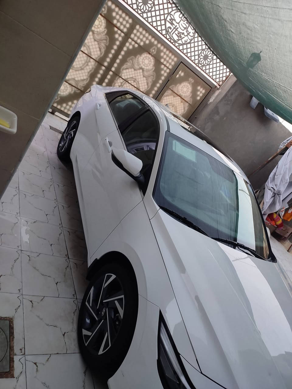الانتره 24 خليجي مكينه 2000 ماشيه 17 ألف رقم بغداد باقي عليها 2سنوات حجز 170 قفل والسوك كل شي بيه *********** مكانها الرميثه
