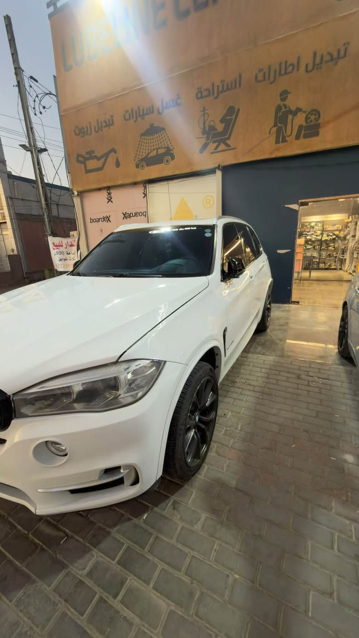 السلام عليكم اخوان
‏ 2017🔥 BMW X5 M competition Kit🇩🇪
ستة سلندر 3000 تون تيربو
 S drive 35i N55 
للبيع
لون ابيض
رقم اربيل الجديد 
هزة وسنوية جديدة باسمي يعني التحويل نفس الدقيقة 🔄
بيها كتاب تضليل 80% 🏴
داخل مشمشي 

السيارة نقص برغي مابيها ✅

‎ السيارة فول مواصفات خنك

‎‏‎🔸بنوراما

‎‏‎🔸نظام القيادة الذاتية

‎‏‎🔸كاميرة خلفية بدقة عالية

‎‏‎🔸رادار لقراءة خطوط الشارع

‎‏‎🔸رادار جانبي 

‎‏‎🔸حساسات

‎‏‎🔸شاشة كبير لمس 

‎‏‎🔸سستم صوت

‎🔸اوتوستوب

‎‏‎🔸مقاعد فول تحكم كهربائي

‎‏‎🔸مقاعد الامامية تدفئة

‎‏‎ 🔸(عدة الوان) انارات داخلية

‎‏‎🔸اضويه اماميه ذكية

‎‏‎🔸نظام النقطة العمياء

‎‏‎🔸اهتزاز الاستيرن عند اقتراب السيارات 

‎‏‎🔸نظام Auto Hold

‎‏‎🔸انظمة قيادة متعددة ( SPORT + SPORT plus + COMFORT+ ECO + INDIVIDUAL) 

‎‏‎🔸مقاعد خزن ميموري  

🔸‎‏  بصمة تشغيل

‎‏‎🔸حساسات اصطفاف ( امامي + خلفي ) 

‎‏‎ 🔸مريا طوي كهرباء + قلاب عند الرجوع للخلف 

‎‏‎🔸ستيرن كهربائي

‎‏‎🔸شفتات على الاستيرن  ( شفتر ) 

‎‏‎🔸نظام ملاحة ( NAV + MAP ) 

‎‏‎🔸مكيف ( امامي + خلفي ) منفصل

‎‏‎🔸نظام  carplay +android 

‎و بعد هواية مواصفات متنذكر 

‎السيارة وارد امريكي 

حادثها بنيد مصبوغ وباب مبدل

محرك و كير كفالة ، تبريد منظومة كاملة جديدة ثلج
حدادية جديدة ومنظومة مي بلادية اي حماوة او مشكلة بالسيارة مبيها
شواصي لغود تكم كفالة اي دواخل مبيها

السيارة ربع متصرف عليها 

ماشية 120 ميل

السعر 210$ وبيها مجال 
مكان السيارة كربلاء  ‏‎

‎للاستفسار 
***********
***********
