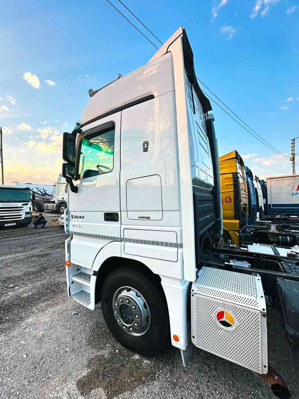 معرض بابل .سليمانية
موديل (2007)🇩🇪
حجم (2544)💪
سحال(مزووج)🛞
ماشية(700km)🚛
سنه وية (جديدة)✅
تخوم تايرة (جديدة)✅
أتوماتيك(12نمره)🪬
مواصفات (فول)📦
مكفول كفالة عامة
   السعر(👍)
***********
*********** 
واتساب☎️📞
مكان سليمانية📍

￼
