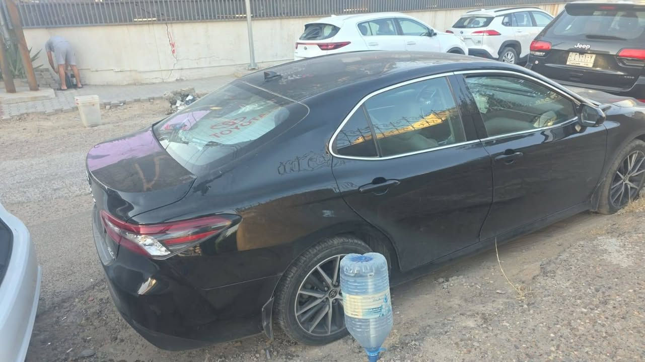 🚨 للبيع كامري 2023 SE HYBRID – فل أوبشن 🔥

🚘 Toyota Camry SE Hybrid
📅 موديل: 2023
⚡ هايبرد – فل أوبشن
📍 رقم بغداد

🔹 الممشى: 150,000 كم
🔹 البجم: كبس
🔹 السيارة جاهزة للعمل ولا يوجد فيها أي نقص
🔹 الحوادث:
• جامِلَغ خلفي
• القُمارة أثر سقوط عامود
🔹 الحوادث مذكورة بكل وضوح، والفحص متاح للمشتري.

⭐ سيارة عملية واقتصادية، ومناسبة لمن يبحث عن كامري هايبرد بسعر مناسب.

💰 السعر::175 ورقة وبيها مجال 
📞 للتواصل: *********** واتساب 

الفحص على المشتري، والبيع للجادين فقط.
