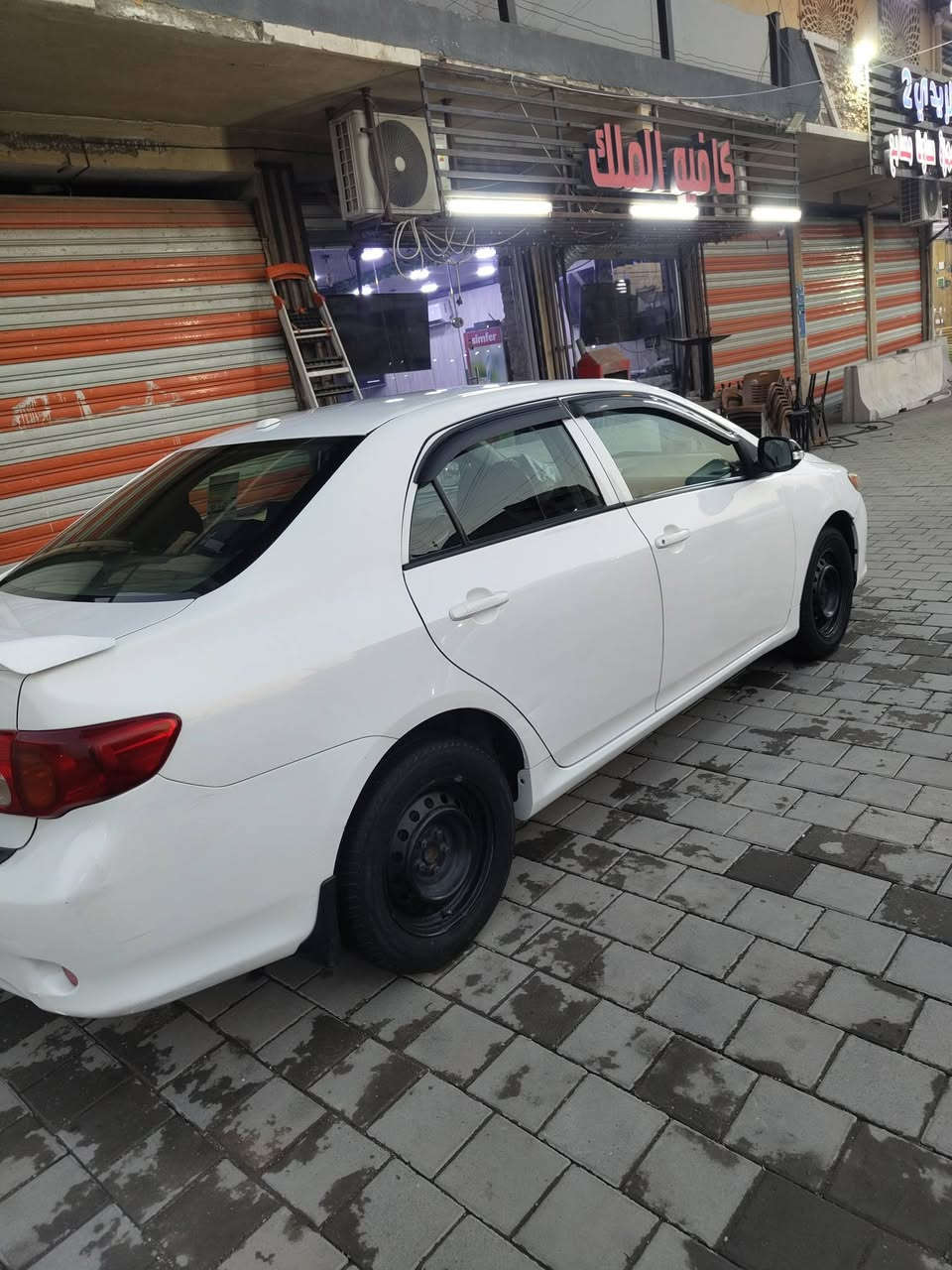 كورلا موديل 2009 وارد امريكي
محرك 1800
كير ومكينه بلادي كفالة ماشية164 بيها فقط البنيد مبدل ابلادي وقطع صغيره بلجاملغ الخلفي بارد بدون صبغ الباقي كفالة مكينه كير الغود شواصي كله بلاد السياره نضيفه حيل وبلواقع احله مال جناي ما متعوبه ومداريه حيل مكان بغداد شارع فلسطين 
السعر ب110 وبيها مجال ***********

