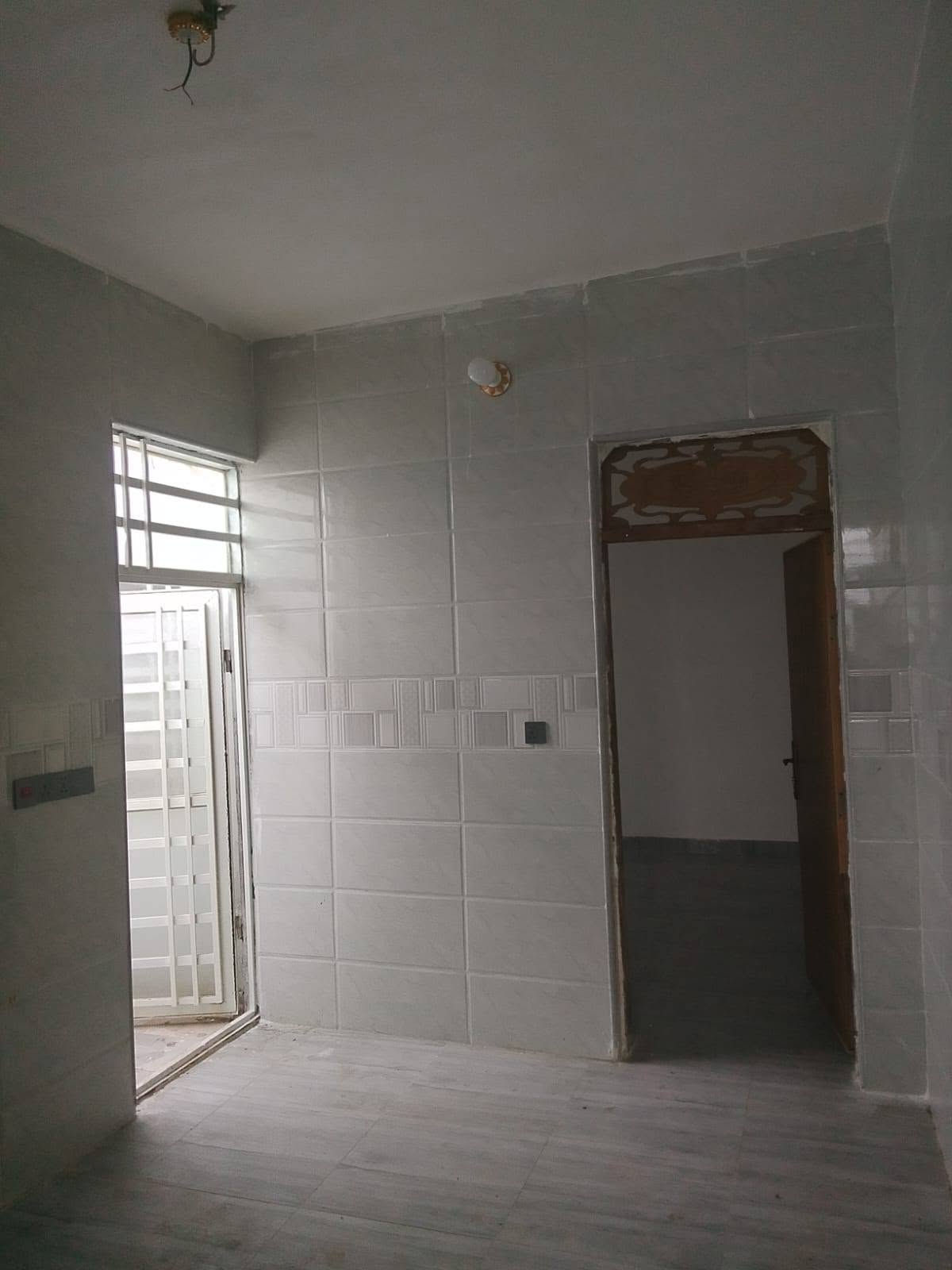 سلام عليكم بيت للبيع مقابل قريت الغدير لخط لثاني 75متر  22وبي مجال

