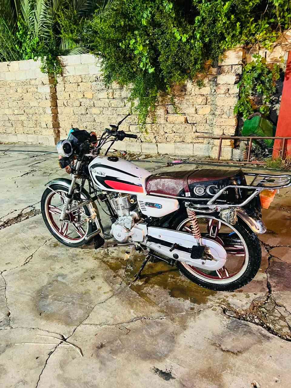 دراجه  سيفان
موديل 21 شرط مامفتوحه. دراجه جديده

 دبلات جديد. كهربيات كلها شغاله 

 ام. الختم.   امبيثري شغال.   

 السعر 450. بيها مجال *********** 

 مو شراي لاتعبني🫂🔥. مكاني قضاء العلم
