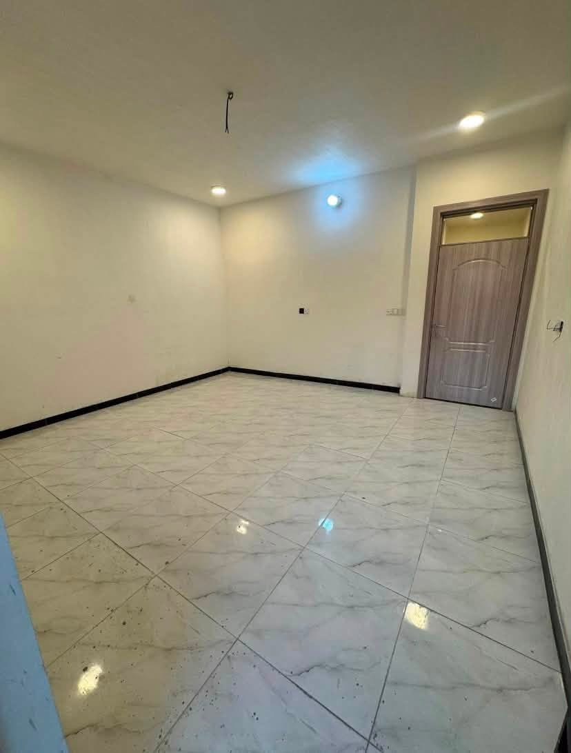 السلام عليكم الدار البيع المساحه 75زراعي سند 25 الشعله كاع حيدر التميمي قطاع السادس قرب شارع الغربي يحتوي البيت 3غرف نوم حمامات عدد2مطبخ استقبال بيت طابقين فول الاستفسار الاتصال عل رقم الهاتف ***********
