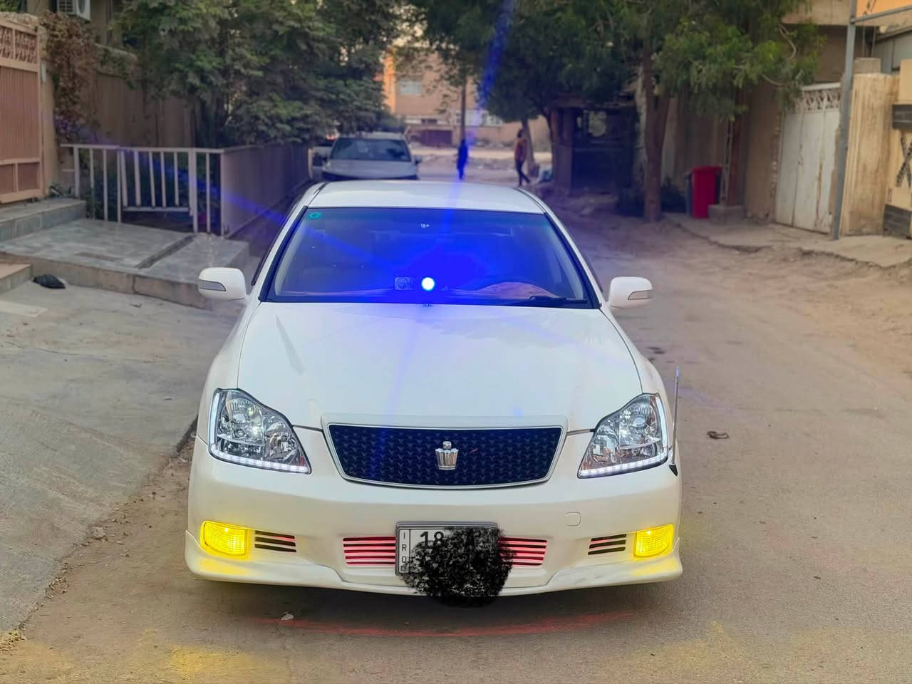 سلام عليكم كراون شاهينه جديده كفاله عامه من كلشي سونارها وياها
موديل 2004 شاصي 82 

3دكم 

بردات حساس كأمره 

رقم بابل نكليزي بآسمي 

سياره معدل عليه هواي شغلات وحلوه 

السعر 148 وبيه مجال 

سياره اصوليه اصوليه 

تحويل ثاني يوم 

***********

