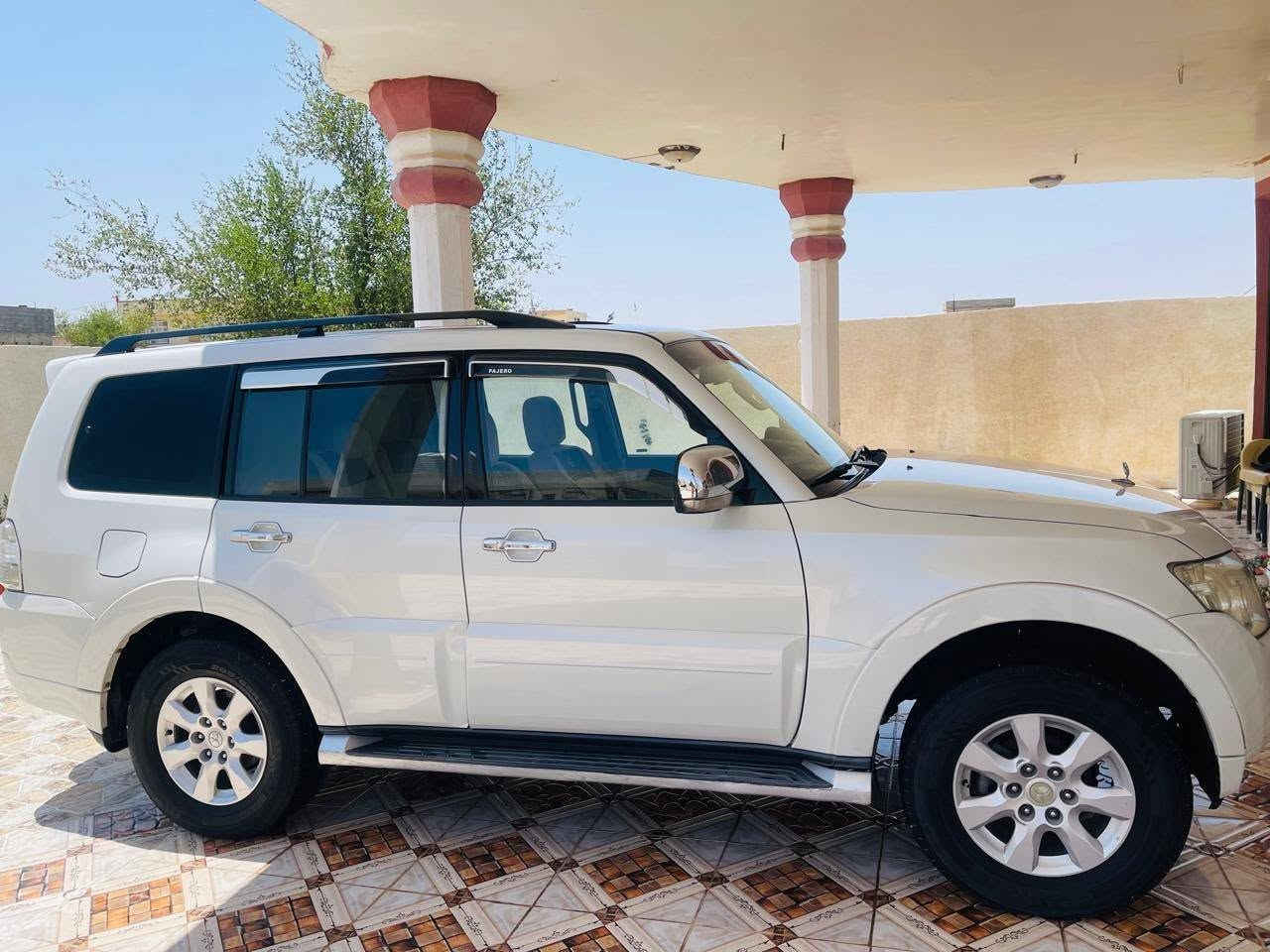السلام عليكم 
 باجيرو موديل 2010 بغداد بأسمي
السيارة وارد خليجي گير   محرك 3.5 خير من الله
السيارة نظيفة بدون طخة او ضربة منضومه بنزين جديده نوزل فيت بم كله جديد 
فتحة سقفية ، مانع انزلاق ،مصابيح امامية زينون ، دفع رباعي دمام بالجنطه  
السعر128$ وبيها مجال ***********
