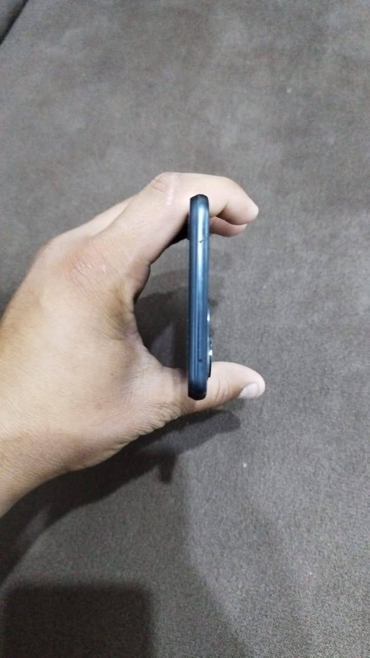 سلام عليكم عندي موبايل Xiaomi 11 Lite 5G NE كلشي ما بي كله ع بلادي مراوس الرقم ***********
