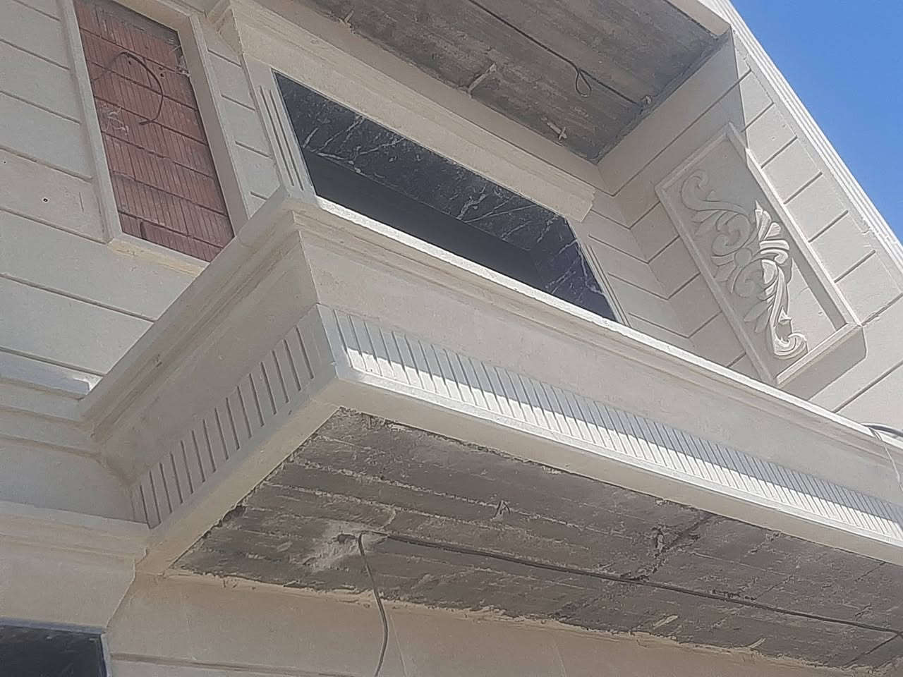 السلام عليكم ورحمة الله وبركاته كادر حلان لتغليف الواجهات كرسته وعمل مع عمل كوبنات حلان ومرمر حف ودرز الواجهات والأسعار مناسبه نوع الحجر أخضر  واصفر وباعذره/ ***********
