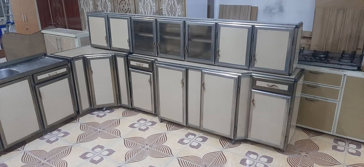 معرض العماد//كاونتر تفصال سراي 6 امتار مستخدم نضيف للأستفسار ***********//*********** كركوك, العراق
