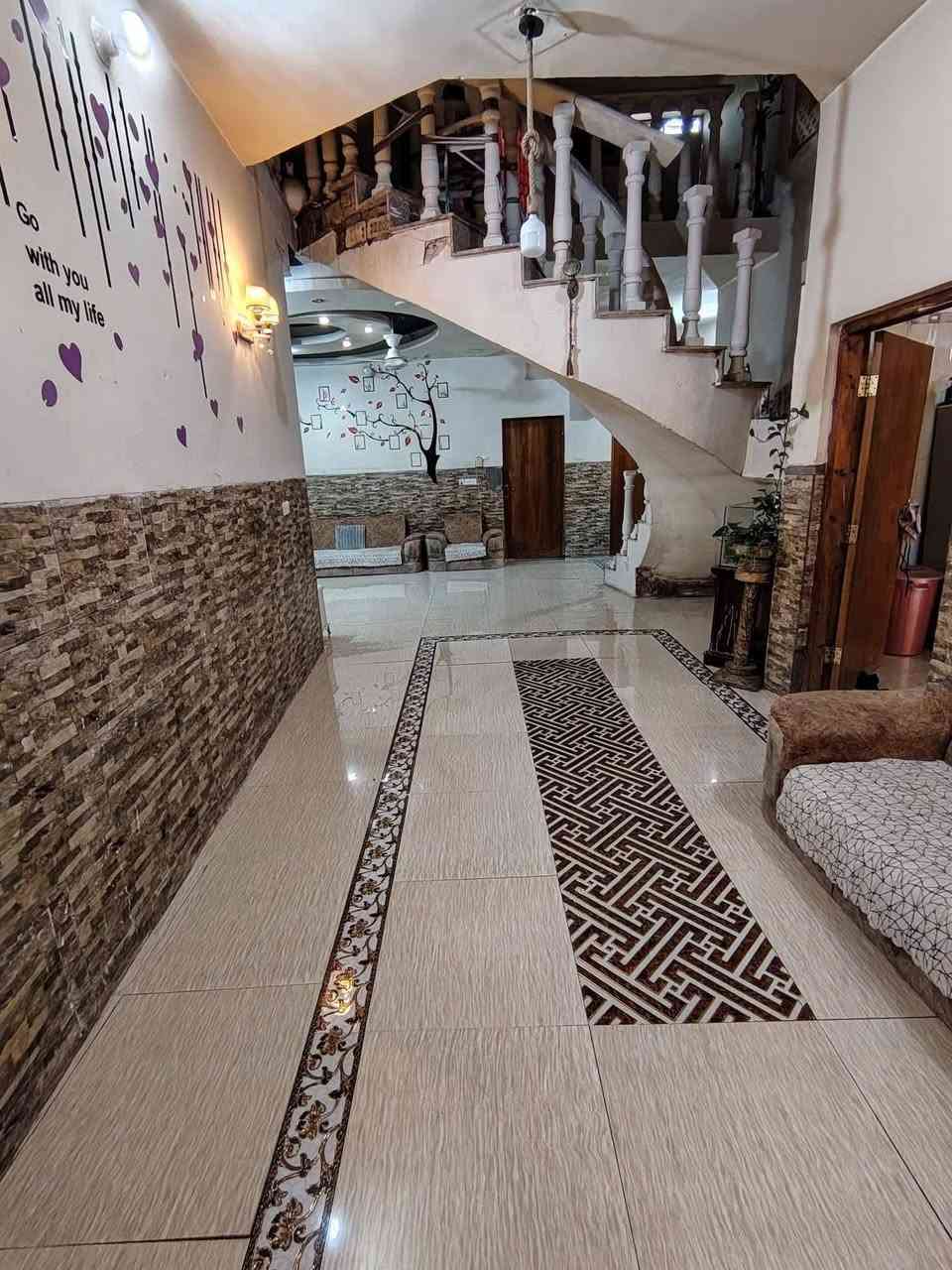 للبيع، بيت مرتب وحديث المساحة 300 متر في حي الجامعة، يبعد 60 متراً فقط عن الشارع العام.
بيت للبيع في حي الجامعة (بناء حديث)
​المساحة: 310 متر.
​الموقع: حي الجامعة، قريب جداً عن الشارع العام (مسافة 60 متر فقط).
​تفاصيل البيت (طابقين):
​الطابق الأرضي: غرفتين نوم + صالة واسعة كبيرة + استقبال واسع + مطبخ + صحيات.
​الطابق الثاني: 3 غرف نوم + صالة + صحيات 
​للاستفسار والتواصل:
📞 ***********

للبيع، بيت مرتب وحديث المساحة 300 متر في حي الجامعة، يبعد 60 متراً فقط عن الشارع العام.

للبيع، بيت مرتب وحديث المساحة 300 متر في حي الجامعة، يبعد 60 متراً فقط عن الشارع العام.

للبيع، بيت مرتب وحديث المساحة 300 متر في حي الجامعة، يبعد 60 متراً فقط عن الشارع العام.
