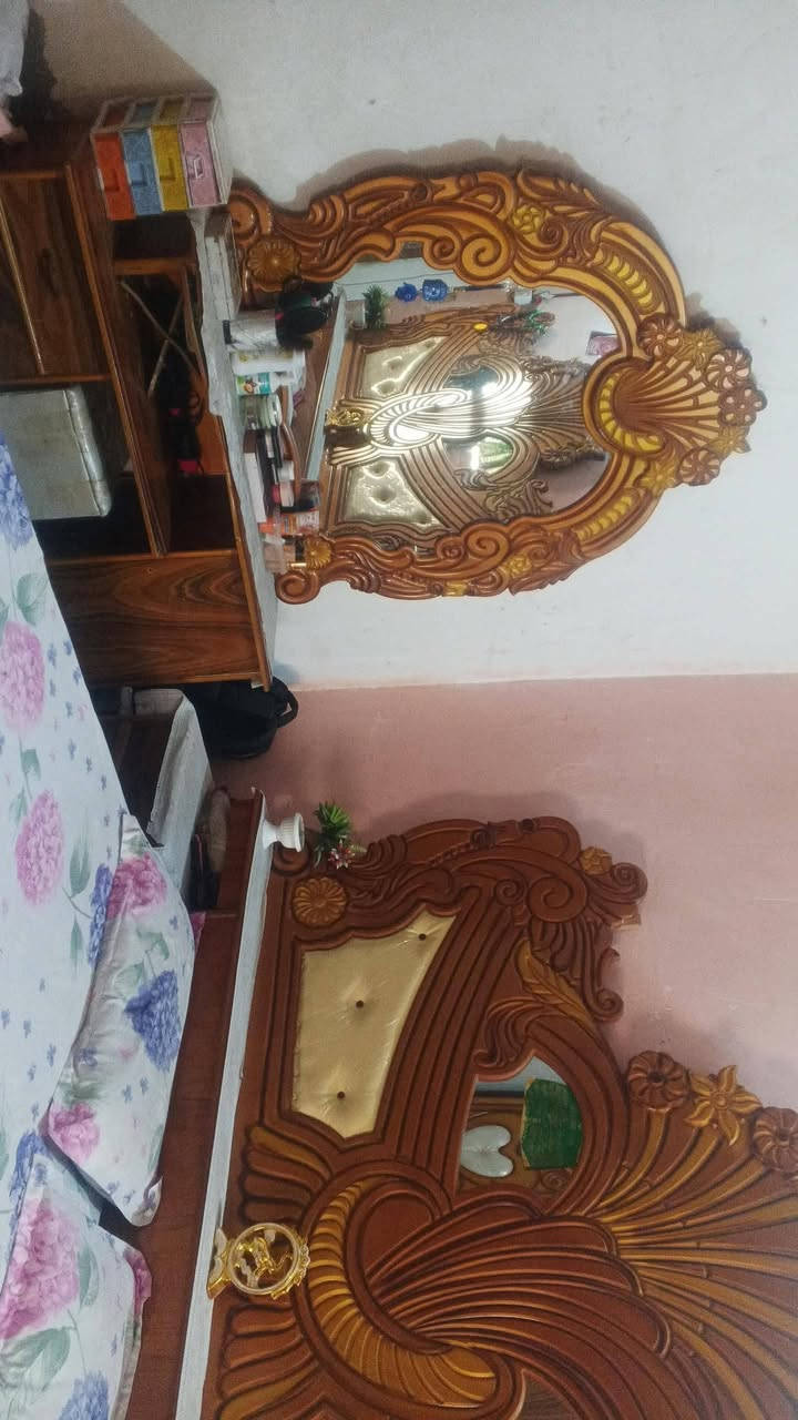 غرفه اخشاب جديده سعر 700 وبيهه مجال للاستفسار واتساب  ‏‪***********‬‏
