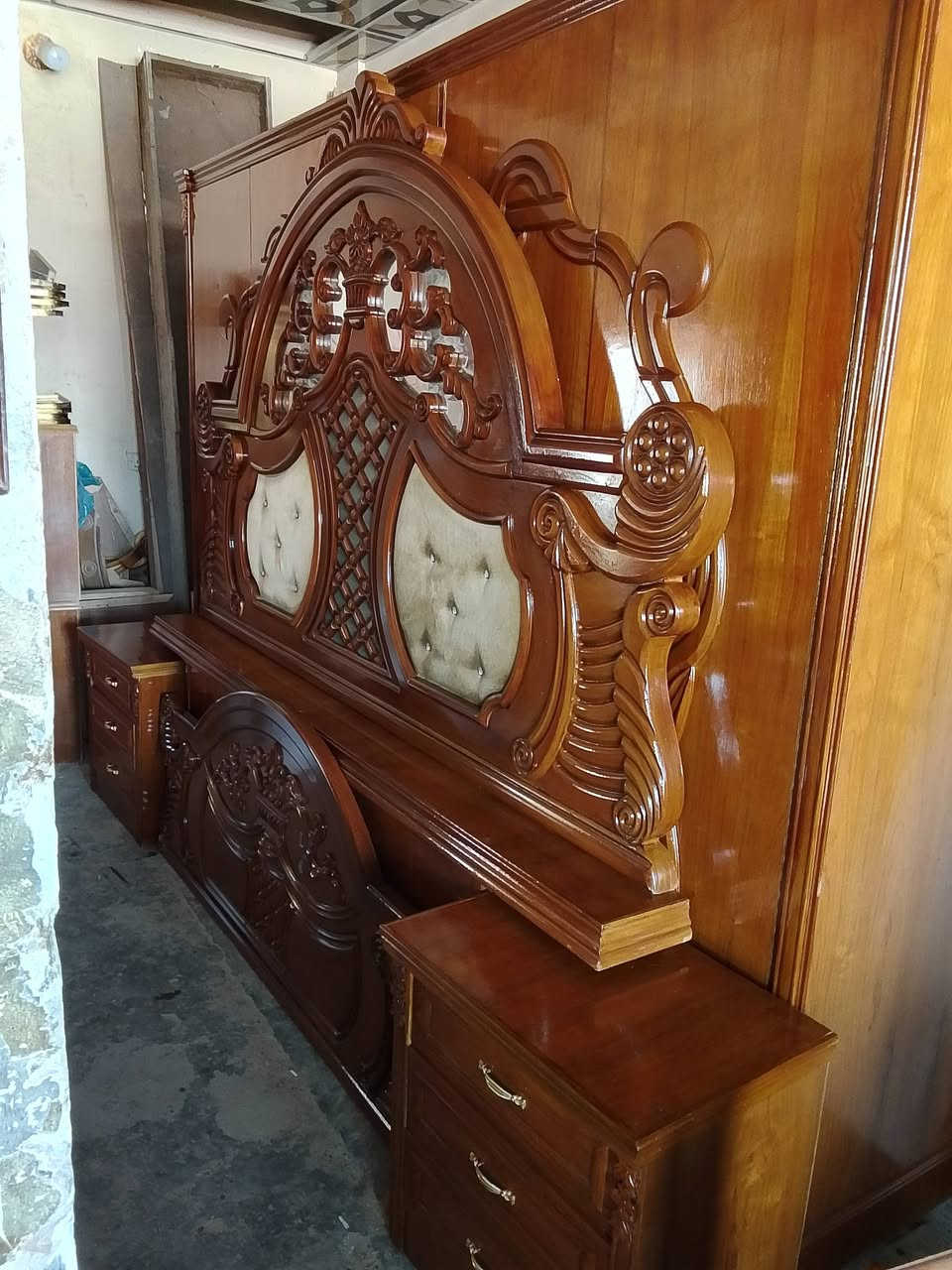 غرفه اخشاب صاج وجهين ضهر جرجوبه انجاره ثقيل وجه صاج 5 ملم داخل صاج 4 ملم الغرفه بحاله جيده ونضيفه كامله مابيها نقص سعرها 650 وبيها مجال العنوان سامراء جبيريه الثانيه مقابل جبيريه الثالثه شارع الحدادين للاستفسار ***********
