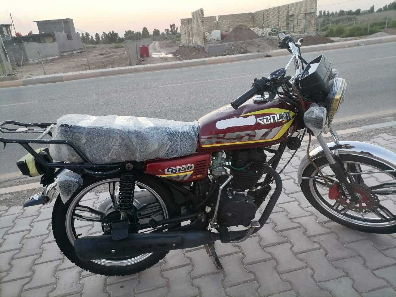 سلام عليكم دراجه لل بيع وراق موديل 2024سعر 600وبيها مجال***********
