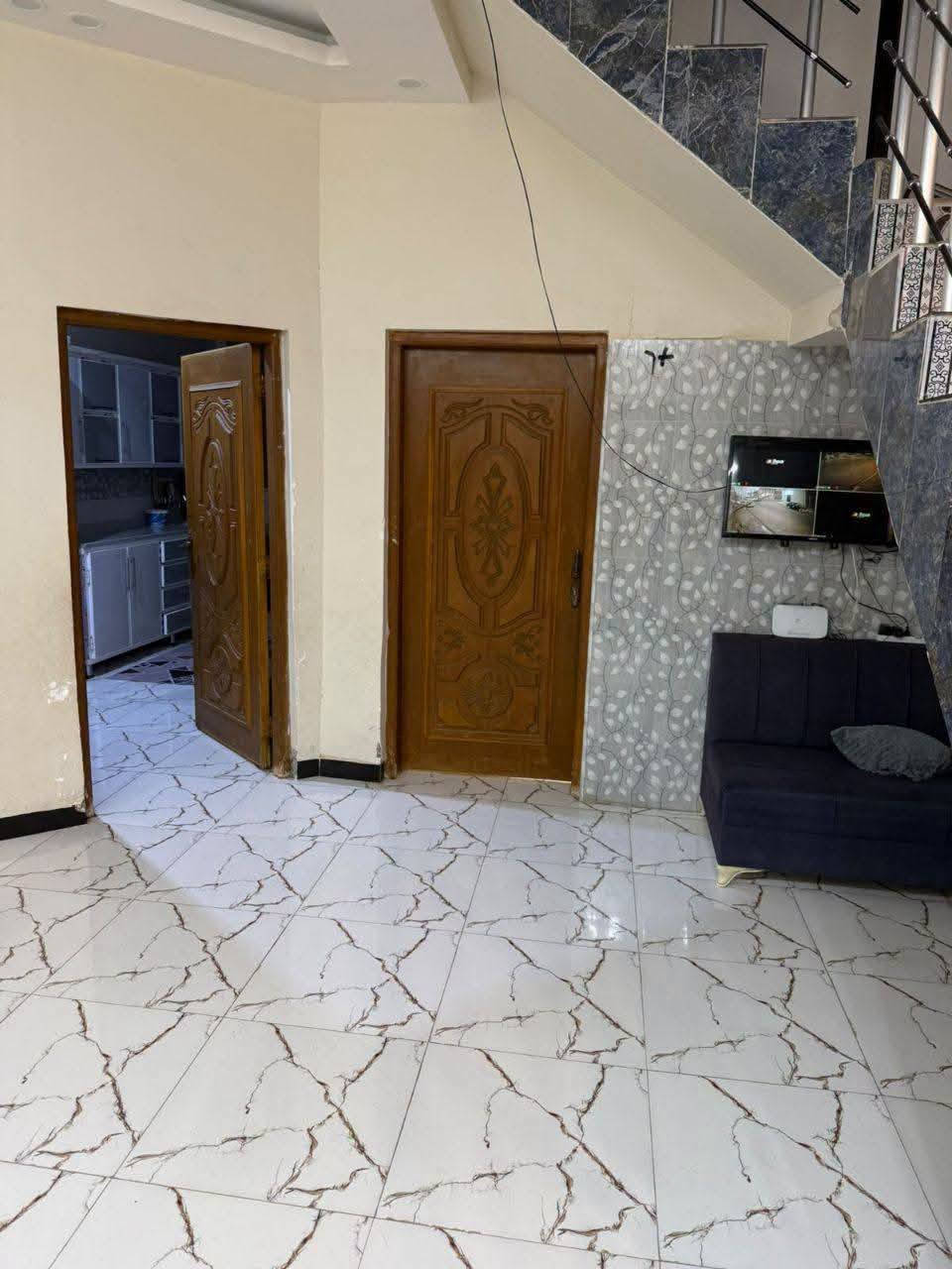 #دار_سكن_للبيع_حي_الحكم
 #مطلوب_عقاري  53 مليون 

 #المساحة 125 متر شارع ١٥ طابقين بناء 2020
 #التفاصيل 
 #ط١/ غرفة نوم واستقبال وصالة ومطبخ وصحيات 
          داخلية وخارجية وطارمة 
 #ط٢/٢غرفة وصالة 

 #القسط_الشهري  300 الف

 #لطفآ لمعرفة السعر فقط اكتب ياالله 

 #حاب_تعرض_عقارك_كل_ماعليك_مراسلتنا_عالخاص

 #مكتبنا_النخيل_للعقارات
 #الكائن بالسماوة حي العسكري قبل نهاية السايدين 
             مقابل كراج مبيت السيارات 

       ***********       ***********
=======_______=======_______=======
