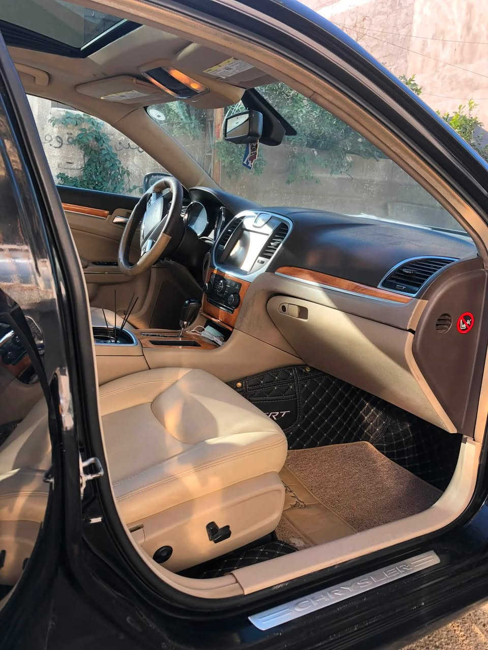 كرايسلر 2013 c300
خليجي فول مواصفات
محرك هيمي 5700
رقم اربيل
السياره جاهزه من كل النواحي بدون اي نقص
البجم محدث 2020
بدون حادث فقط هنا بالعراق تبديل جاملغ امامي عكس السايق 
السياره احلى من الصور
مكانها بغداد الدوره
السعر 162
***********
