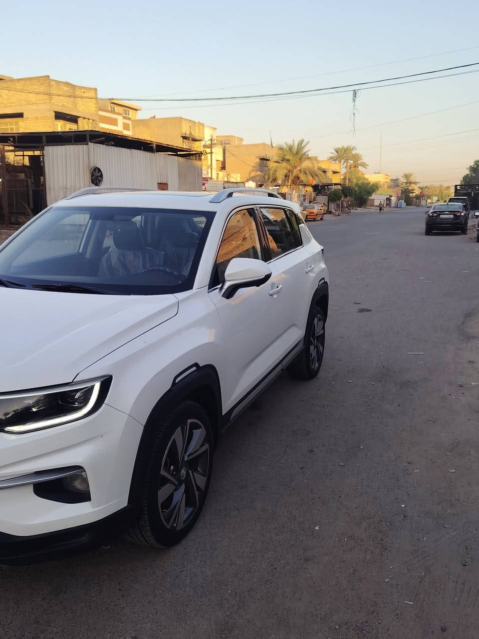 ‎السلام عليكم
‎للبيع شانجان cs35 plus  
‎ لون ابيض 
السعر 14 مليون او ربع 
‎ضمان شركة البخيت موديل 2021 كفاله عامه 
فول ‎المواصفات 
‎محرك 1400 توربو بانزين عادي
عداد المسافه180
‎ وضعية قيادة رياضية
‎ مقابض الابواب / كروم
‎ مثبت سرعة ( كروز كونترول)
‎مكابح ABS
‎ نظام الكتروني لتوزيع القوى بالتساوي على العجلات الاربعة عند التوقف EBD
‎ نظام للمساعدة اثناء النزول على منحدر HDS
‎ قفل السيارة يفتح اوتوماتيكيا عند الاصطدام 
‎ حساسات خلفية عدد 3 
‎ نظام لتتبع ضعط الهواء في الاطارات
‎ تشغيل عن بعد
‎ قفل مركزي + مفتاح ذكي + تحكم بالمقود
‎ فتحات خلفية للتبريد
‎ شاشة العدادات LCD 7 inch
‎ مرايا جانبيه قلابه وتعدل كهربائيآ ومدفئة
‎ بانوراما مع تحكم عن بعد
‎ كاميرا خلفية 360 درجة
‎ تحذير وتوقف تلقائي عند وجود سيارة 
‎ سماعات ومكبرات صوت عدد 6
‎ اضواء اماميه واضواء خلفيه LED 
‎ كشنات جلد طبيعي
‎وهناك مواصفات اخرى 
العنوان بغداد البلديات الرقم ***********‎
