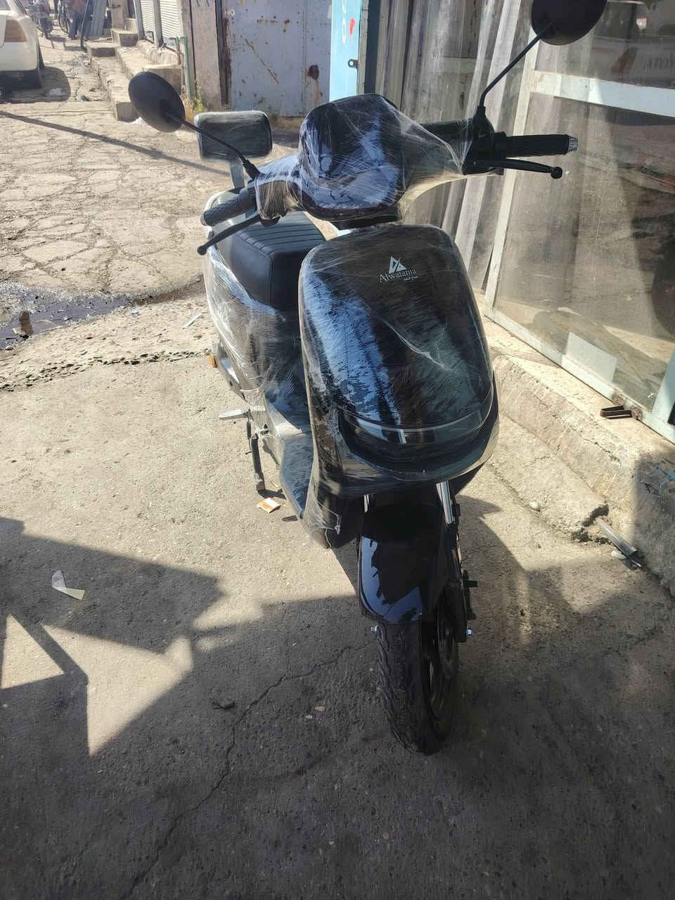 ماطور حشن للبيع ويرهم مراوس ماطور بانزين فقط 

الماطور نضيف حيل مو شويه 

مبدل العقل والمللف ماليو اصلي 

مكفول من كلشي 

العنوان الموصل ايمن 
السعر 400الف وبي مجال قليل 
التواصل ***********واتساب
