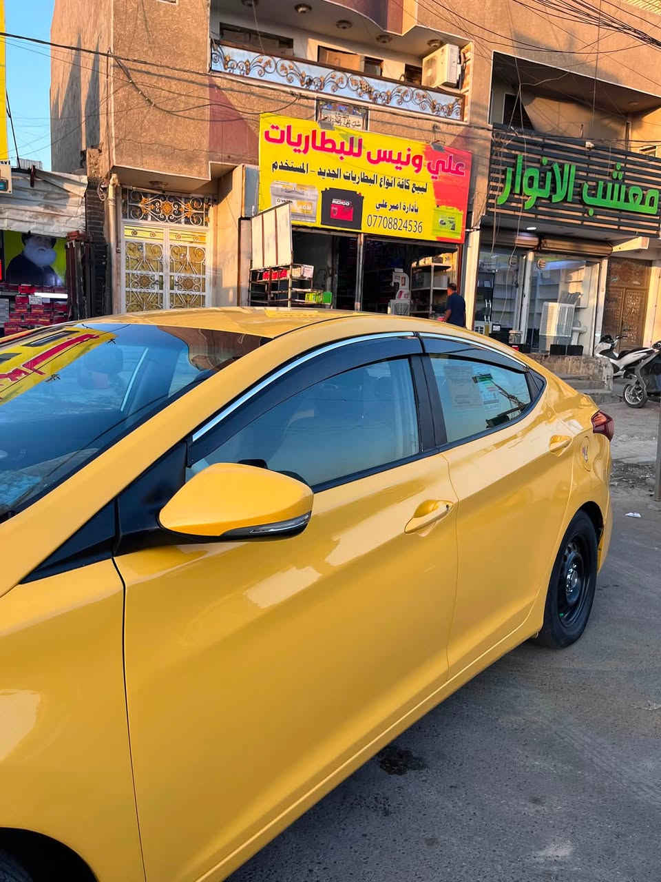 السلام عليكم
النترا وارد أمريكي موديل 16  حادث جاملغ نفسه راجع بدون ايرباك السياره ليبل واحد  بدون دواخل السياره بسمي التحويل ثاني يوم رقم انكليزي جديد مصفره هيئه وغرامات دوشمه جديده  للاستفسار  *********** 
السعر 118

