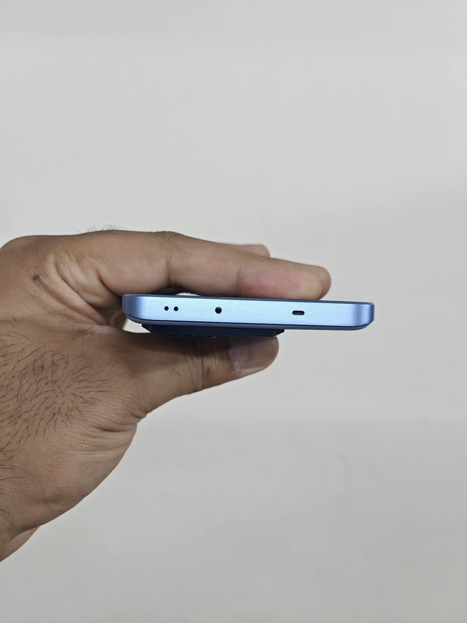 السلام عليكم شاومي 13t برو ذاكرة 256gb رام12 
يجي بمعالج قوي +MediaTek Dimensity 9200 يدعم الألعاب الثقيلة ببجي 120 فريم شاشة AMOLED حجم 6.67 بتردد 144Hz كاميرات خلفية بدقة 50 ميجابكسل Leica وتصور فيديو 8K بطارية 5000 مللي أمبير شحن 120W يشحن بالكامل خلال 19 دقيقة تقريبا مقاوم للماء والغبار IP68  
الجهاز مكفول و نظافته مثل ما امبين بالصور 
السعر 380 الف 
المكان بعقوبة 
*********** خاص او واتساب 
‏
