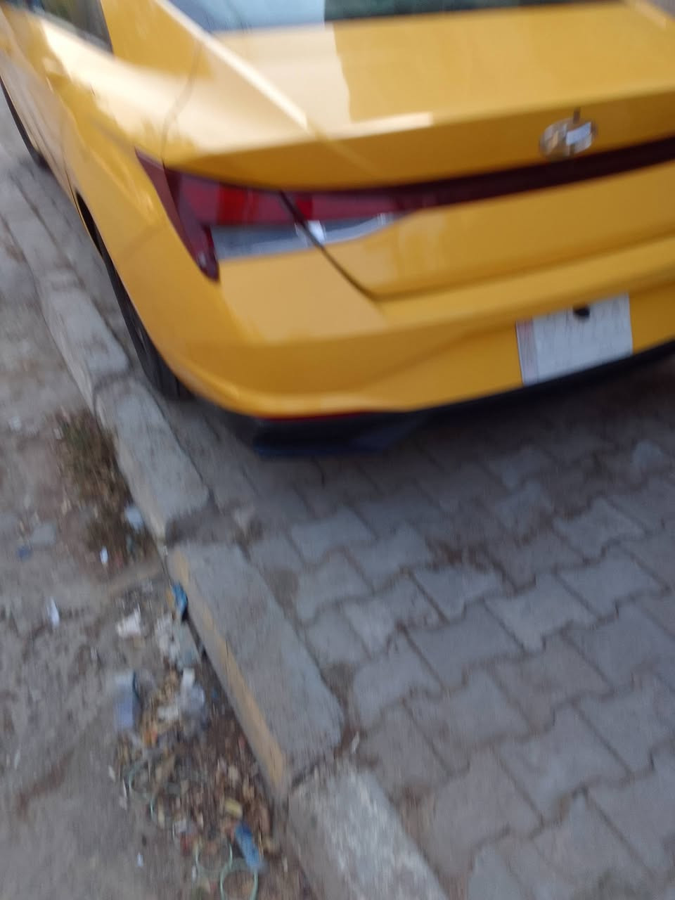 لانترا2021 حادثه قطعه صغيره بل بنيد
سياره مكفولة من تبديل
السعر140
***********
