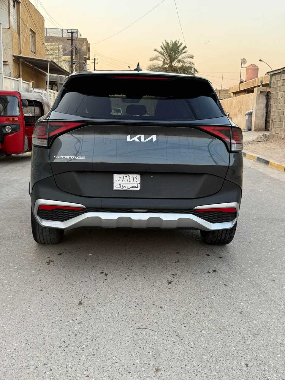 بسم لله 
للبيع : كيا سبورتج EX 2024 
فول عدا الفتحه 
حادثها فقط ربع الجاملغ الخلفي مصبوغ اليسار 
بجم كبس الباب راجع نفسه بلادي 
السعر ب 170 ورقه وبيها مجال 
مكان السياره بغداد الدوره
***********

نص مكتوب في الصور:
- ٣:٠٤ واتساب LTE Back HD 5 / 14
- ٣:٠٤ واتساب LTE Back HD 6 / 14
- ٣:٠٤ واتساب Back 2 / 14 HD