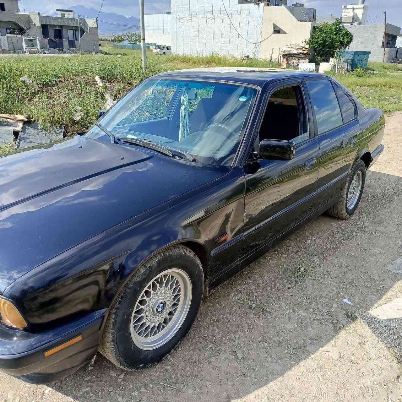 سڵاوی خواتان لێبێ
BMW 525i.   مۆدێلی 1991
سەیارەکە بەس ماشااللە ئەوێت پێش و پشتی کەپسە 
گێڕ و مەکینە بەشەرت چوار تایەی لۆکی لە ژێرە
سەنەوی تا 2031 تازەیە 
ناوی لەدەرەوەی جوان ترە 4 بەرەدرگای لۆکی بۆ بەسراوە 
سەیارەکە لە قووەتی خۆی بێزارە
کارەبای بەشەرت
دەوری ٣٠٠ هەزارێ غەرامەی تیایە دوای معامەکە ئەگەڕێتەوە 
سەیاروکە بەناوی خۆمانەوەیە تەحولو وەکالە بەشرت
نرخ  53 گەڵاو مەعامەلەیەکی برایانە
***********
بەس ڤایبەرو واتسئاپی لەسەرە
