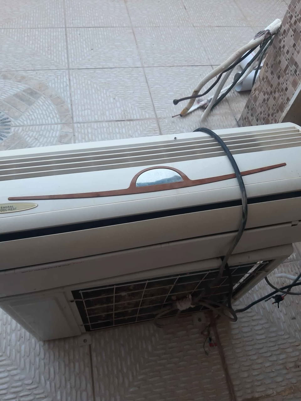 سبلت واحد طن واحد طن لا تجي وتكلي عبالي ما ادري شكد طن واحد اخو الجديد شراي يجي خاص أو يتصل كورك واتس *********** مكاني زاخو السعر  ٢٠٠ الف دينار زاخو, دهوك
