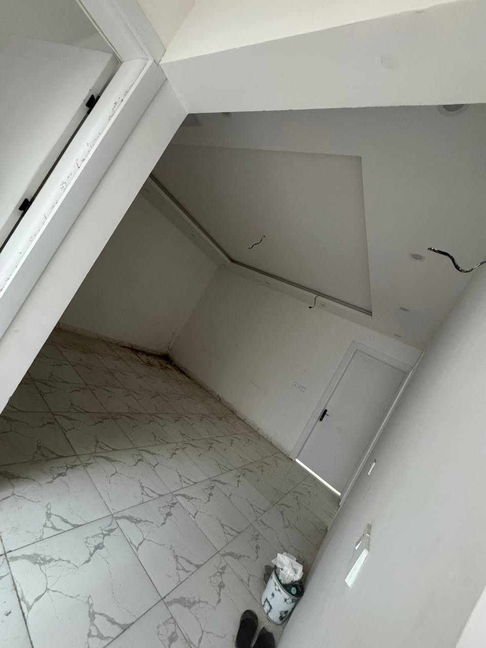بيت للبيع مساحه 170
مجمع راسان 🏨
غرفه نوم ٢ 🏨
واصله 🏨
واستقبل 🏨
وطبخ 🏨
وصحيات🏨
واصل 65 شركه💸
باقي 25 مليون 💵

الدخوليه ثالث فرع على يمين 
بيع سريع 
سعر الكلي 90 بي مجال
للستفسار اتصل ***********☎️📞

