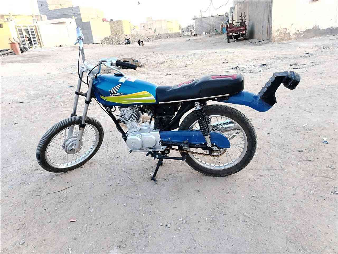 دراجه للبيع صارله من شهرين تعمرت سعر تصال على رقم هاتف ***********
