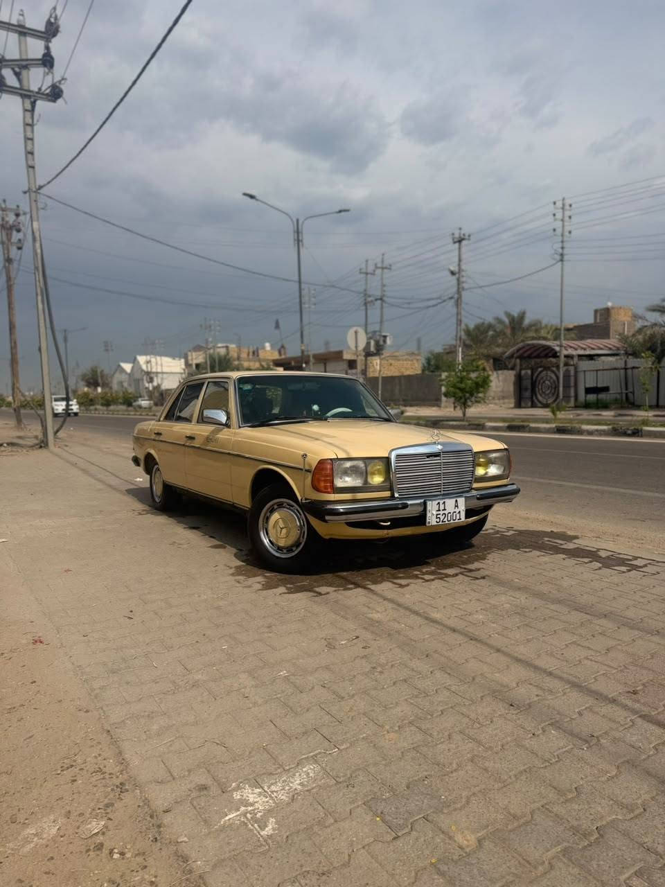 مرسيدس ابو جحيل • ١٩٨٢ • رقم بغداد