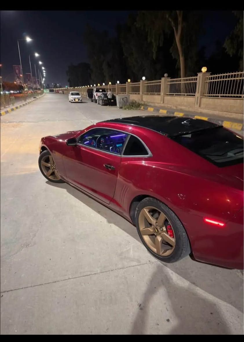 السلام عليكم 
مكلف بلنشر اليريدها خلي يتصل 
🏁 للبيع شيفروليه كامارو RS

📅 الموديل: 2012
🌍 المواصفات: خليجي RS

المواصفات:
✅ محرك وگير شرط
✅ فتحة سقف
✅ حساسات خلفية
✅ كاميرا خلفية
✅ داتا شو
✅ مقاعد كهربائية للسائق والراكب
✅ تدفئة المقاعد شغالة
✅ تبريد شغال
✅ إضاءات داخلية متعددة الألوان (LED)
✅ جميع الكهربائيات تعمل بالكامل، ولا يوجد أي عطل
✅ السيارة مصبوغة حزام تجميلي فقط
✅ طخم تايرات جديدة
✅ حدادية جديدة
✅ وبها العديد من المواصفات الإضافية

🚗 سيارة نظيفة وجاهزة.
السعر :90$وبيها مجال 

📞 للاستفسار:
***********

