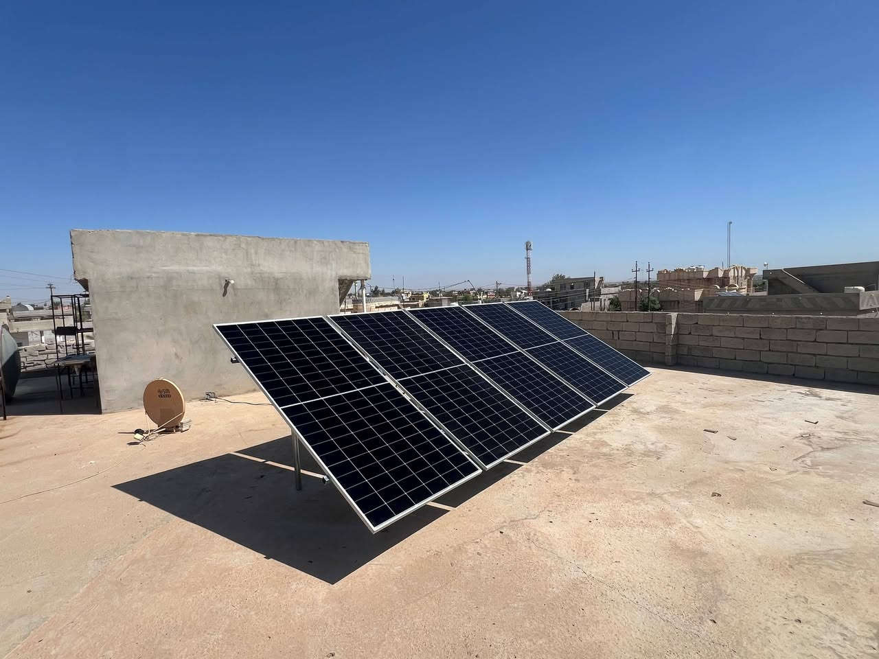 ☀️ شركة النور الهندسية للطاقة الشمسية ☀️
التميز في الأداء.. الرقي في التصميم 
(ناحية الزاب قريةالحلوه) 

إذا كنت تبحث عن الجودة، الكفاءة، والجمال، فنحن خيارك الأول. تم تجهيز المنزل بمنظومة ذكية توفر:

⚡ 10 أمبير نهاراً

🔋 6.5 أمبير ليلاً

🔄 تناوب ذكي تلقائي مع الكهرباء الوطنية.

🛠️ المواصفات الفنية (مكونات عالمية)
الجزء التفاصيل والمميزات
الإنفيرتر Marvel ذكي (4KW) -  (ضمان سنة).
الألواح  16 بازبار لأعلى امتصاص. العدد 5 Hi-mo x10 645w لونجي 
البطارية ليثيوم 8KW شيساج) - عمر 8000 دورة، ضمان 5 سنوات، شاشة ذكية.
الهياكل حديدية ثقيلة مقاومة للصدأ ومصممة للظروف الجوية الصعبة.
التوصيلات كابلات DC أصلية (4 ملم) مع وصلات MC4 المخصصة.
🎁 عروض خاصة بمناسبة افتتاح موقعنا الجديد!
🛡️ ثقة | أمان | استفادة ⚡

📍 العنوان: الحويجة - قرب الدفاع المدني. 

👷‍♂️ بإدارة: المهندس علي حسين.

📞 للتواصل والاستفسار:

واتساب: ***********
اتصال  ***********

#النور #الهندسية #للطاقة #المتجددة #Marvel #grad #jinko #longi #invt #DC_cables #mc4 #TAICO
