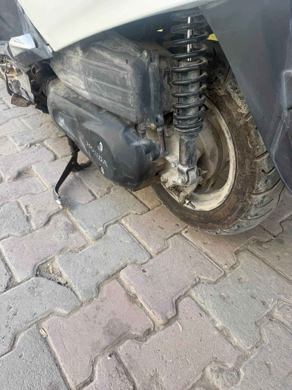 اخوان سلام عليكم دراجه ليدي البيع دراجه نعمه من الله بس اشويه كفرات يرادلهه محرك نعه الاتصال على الرقم ***********
