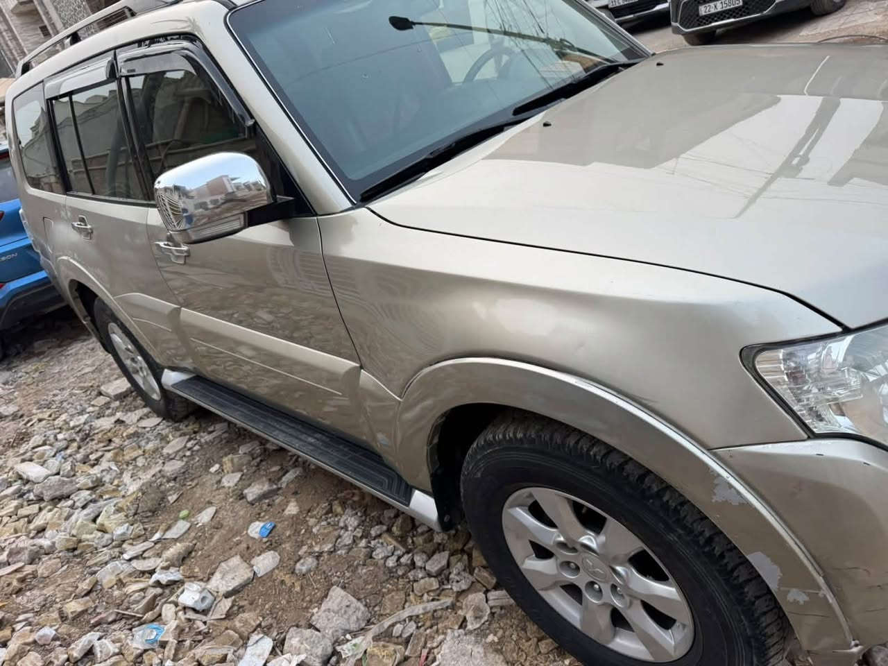 السلام عليكم باجيرو 2018 خليجي اربيل لون ذهبي بيها باب وجاملغ بيهن جراد قليل  السيارة نص فول سلايت تحكمات شاشة السياره جاهزه على آخر شي مكان السياره بغداد ترهم مراوس أو بيع سعر 155 / ***********
