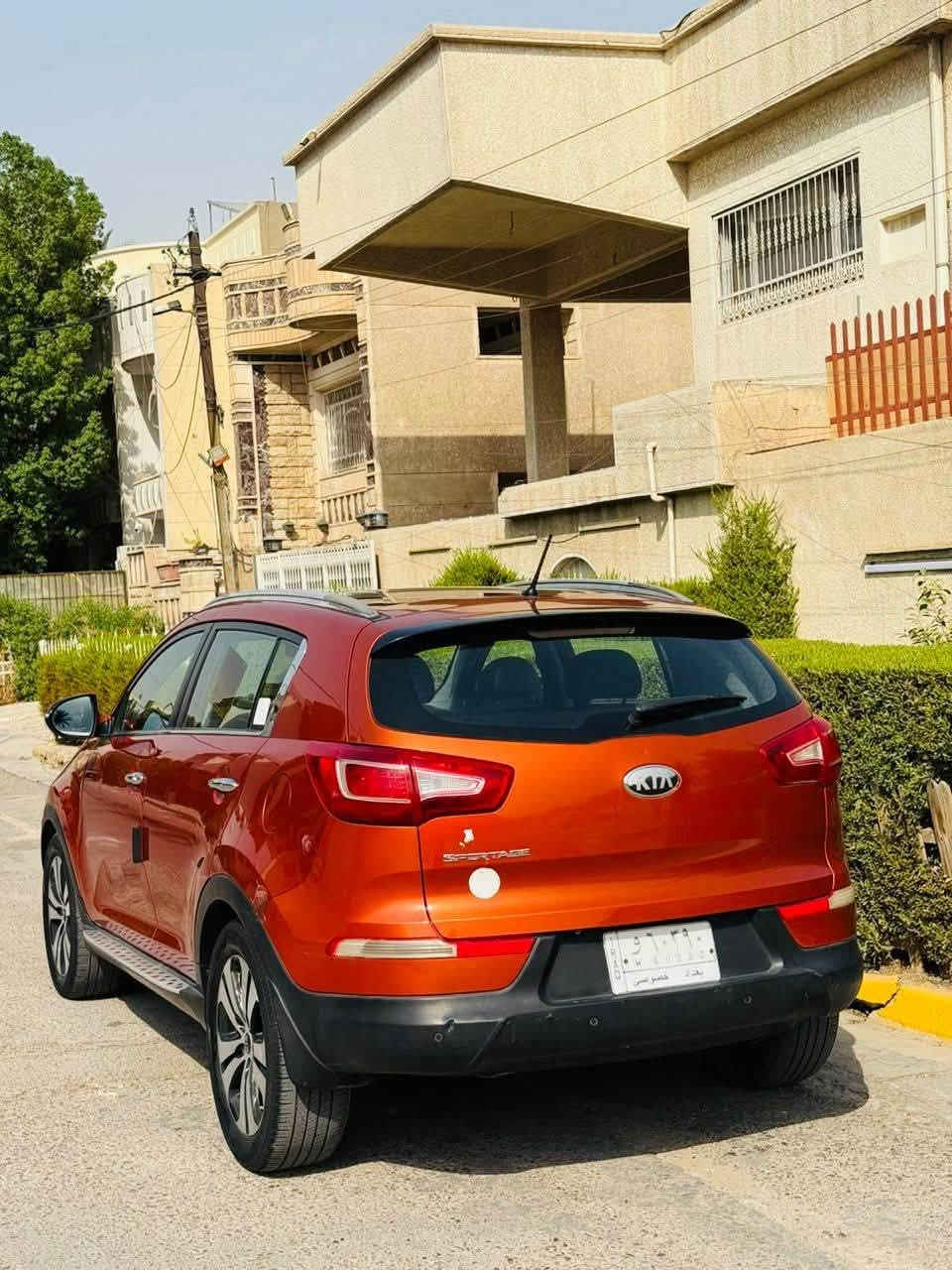 سلام عليكم 
سبورتج موديل 2013 خليجي    السعر (110)  
☎️ التصال ***********
حجم المحرك 2000 دووش 
فوااال 1/1
بيه صبغ صفحه بدون دوااخل بدون ضربه فقط صبغ 
بنرامه طكتين 
بصمت تشغيل 
بصمت بواب 
حساسات ماميه خلفيه 
رادرات جانبيه 
كشنات جلد + كهربائ⚡️
كامره خلفي دواره 
شاشه كبير المس 
سياره فووول عله فئه بل سبورتج
