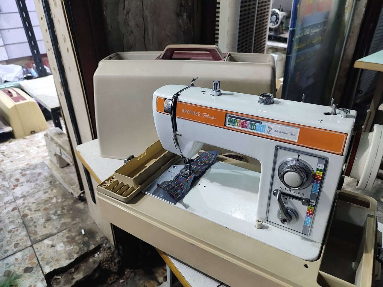 مكائن براذر ياباني نظيفات  جداً وتخبط جميع انواع الأقماش 
المكائن براذر الصناعي السعر الوحده 125 الف
مكينة براذر يابني منزلي مؤسس الون البرتقالي السعر 150 الف 
مكينة براذر يابني منزلي   مؤسس السعر 150 الف 
رقم الهاتف : ***********
