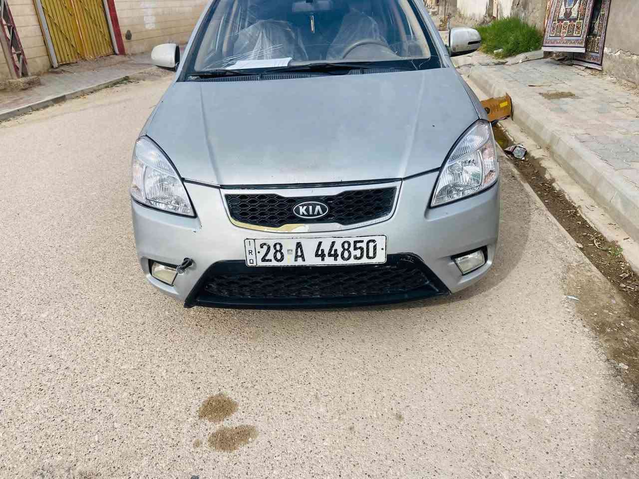 السلام عليكم 
للبيع كيا ريو 
مديل 2012
مكينة ١٦٠٠
تبريد ثلج ❄️ السيارة بيها بارد فقط جاملخين الاماميات وباب السايق كير مكينه خير من الله  
السعر ٧٠ وبيها مجال الاتصال ***********
