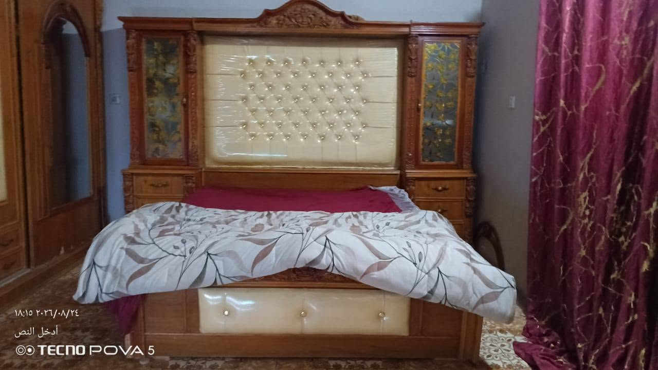 السلام عليكم غرفة صاج تسكام 6 ابواب سلايت مابيها اي ضرر ضررها الجامة مال كنتور انكسرت اثناء النقل وسبب البيع لان اكبر من مساحة الغرفة الله شاهد مفصلها 2 ونص رايدها مليون ***********

نص مكتوب في الصور:
- ١٨:١٥ ٢٠٢٦/٠٨/٢٤
- أدخل النص
- TECNO POVA 5
- ١٨:١٩ ٢٠٢٦/٠٨/٢٤ أَدْخِلِ النَّصَّ TECNO POVA 5
- ١٨:١٧ ٢٠٢٦/٠٨/٢٤ أدخل النص TECNO POVA 5