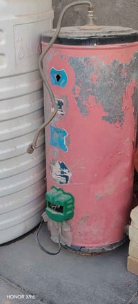 سخان  نضيف ب 40 وبي مجال والله كولش جديد بس اريد اتحول من بيت البيت وا...