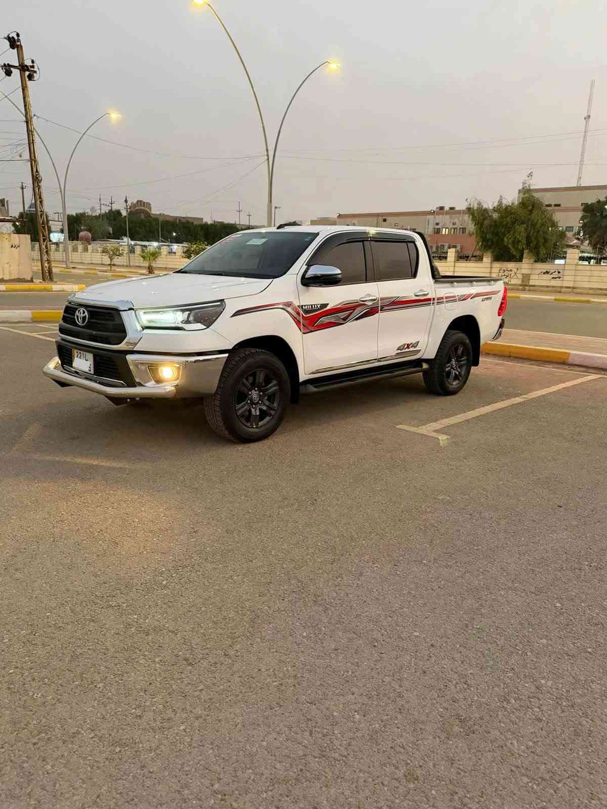 هايلكس • ٢٠٢٥ • فورويل