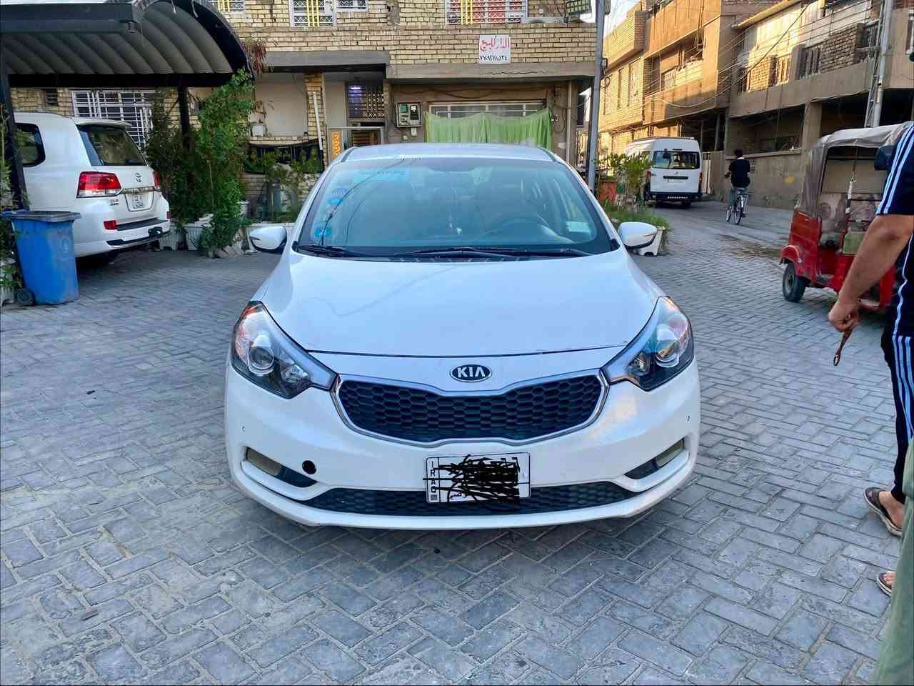 السلام عليكم فورتي موديل 16 وارد أمريكي حادثها جاملغ امامي واصل قليل للغد بس مو قويه وصبغ قطعتين ومحرك وكير وتبريد وصدر خير من الله نضيف السعر 95 وبيهه مجال مكان السياره بغداد حي اور *********** @
