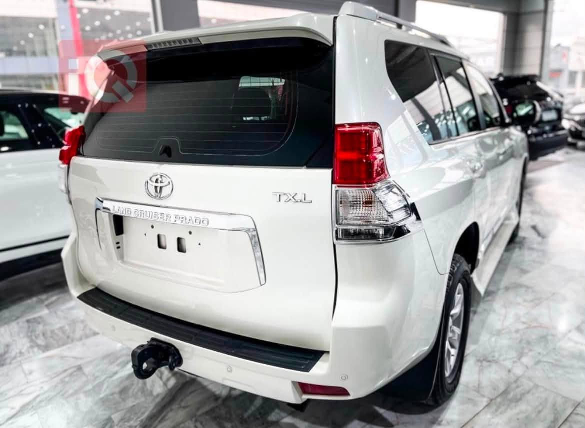 V6   2012 موديل (209,000 KM ).   
 سعر $ 258
فول موصفات مكينه ٦ سلندر 
رقم( اربيل )تحويل و وكالة بشرط 
-ثلاجة 
-سلايت 
-بصمة 
-حساس و كاميرا امامي و خلفي 
-تبريد ثلاث قطع 
- سبع مقاعد 
سيارة فول فول بدون دعم و صبخ بيها مكان بسيط تعديل بارد + گير و مكينه بشرط 
رقم : ***********  عنوان : دهوك
