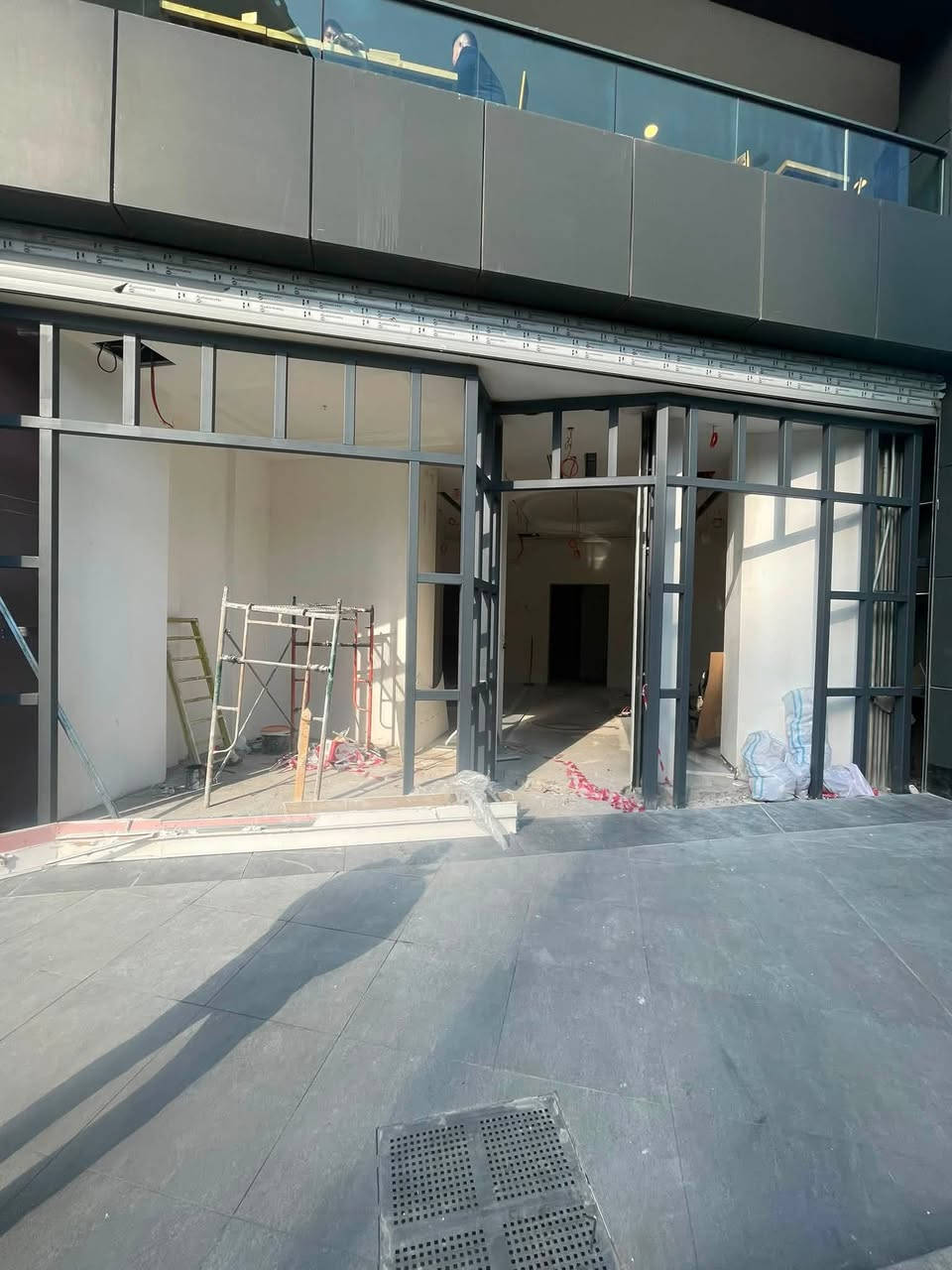 • الفكرة تبدأ بخيال، والتميز يبدأ بتصميم،
والنجاح بإتقان التنفيذ.

تم تنفيذ ديكور تغليف وجهه مجوهرات في مجمع امباير ستانلس ستيل (3 ملم ) 304 مقاوم للصدا ديكور عصري وأنيق "رؤية مستقبلية، وتصاميم انسيابية تجعل من مبناك تحفة هندسية تجذب الأنظار."

لمزيد من التفاصيل 
*********** متاح واتساب 📞
