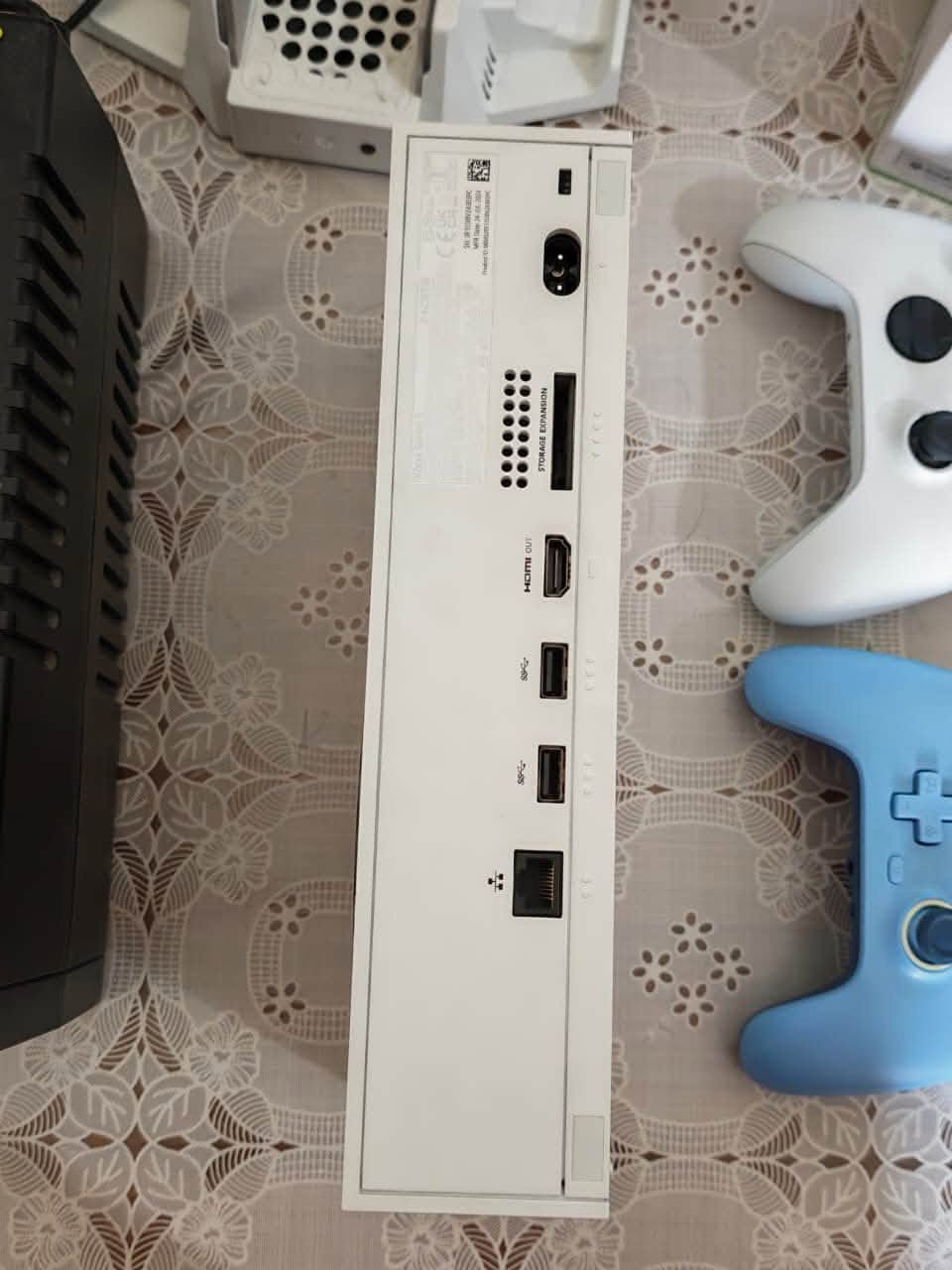 XBOX SERIES S للبيع (انتاج ٢٠٢٤)
الجهاز 1 تيرا (وليس ٥١٢)
كامل ملحقات مع الكارتونة ومع جميع الكيبلات الاصلية
نظافة 100%
ماداخل صيانة ولا مفتوح

السعر 620 الف وبي مجال (جهاز فقط)

وعندي ايضا ملحقات ابيعهم تريد تاخذها مع الجهاز او اذا اكو شخص يحب يشتريها
Ups farber 850 ✅
يدة gamesir g7 se ✅
بطاريات من دوبي قابلة للشحن ✅
قاعدة شحن كنترولر وتبريد للجهاز من دوبي ايضا وياها بطاريات ✅
حساب بيه لعبة resident evil 4 remake و لعبة lies of p وبيه سكنات بلعبة فورتنايت وروكت ليك ✅

السعر مع الملحقات يختلف ‼️
اذا حاب تاخذ الجهاز او الملحقات تواصل خاص وتدلل او عن طريق الواتساب
***********
