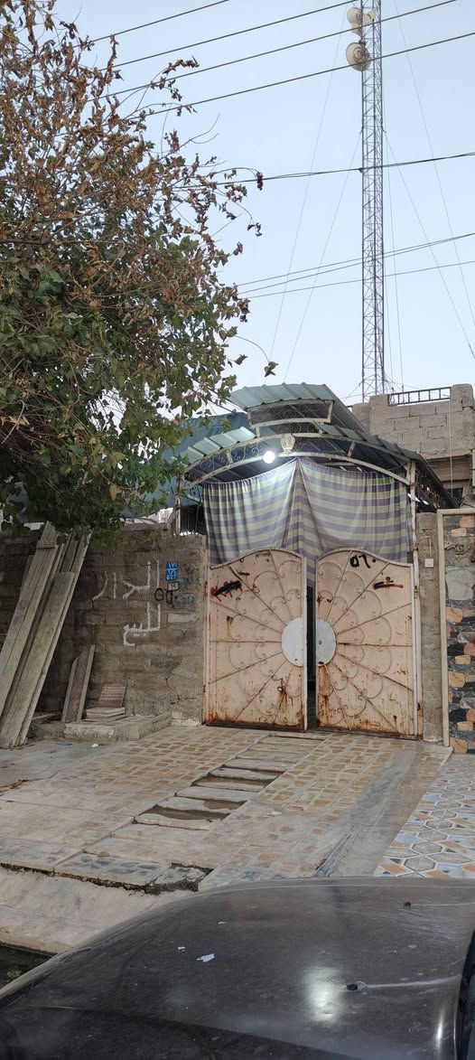 🏠 بيت للإيجار في حي الانتصار – شارع 20

📍 موقع مميز وقريب من المستوصف الصحي وجامع خلفاء الرسول
📐 مساحة البيت: 100 متر
🛣️ عرض الشارع: 20 متر

🔹 يتكون من:
• استقبال
• مطبخ
• هول
• غرفة نوم
• حمام
• صحيات خارجية
• بيتونة

📡 يتوفر فوق البيت منظومة إنترنت مع نت مجاني.

🎓 قريب من جميع الخدمات التعليمية، حيث تتوفر المدارس الابتدائية والمتوسطة والإعدادية بالقرب من المنزل.

💰 سعر الإيجار: 300 ألف دينار — قفل

📞 للاستفسار والتواصل:
***********
