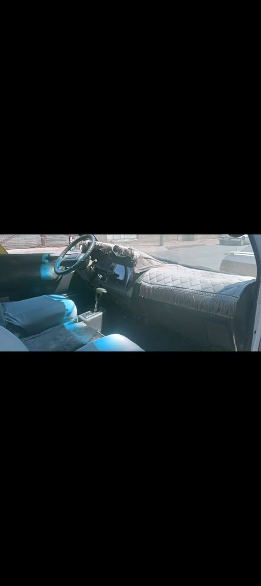 باص موديل 1991ئارم بلاستيك سليمانى كيرومه ينه وينج كيرومه كينه و ئه كسل به شه رت بيشو دوا كاميره يه سعر 25 كه لاوهمه عمه له شوين سليماني ز.م *********** ز.م ***********
